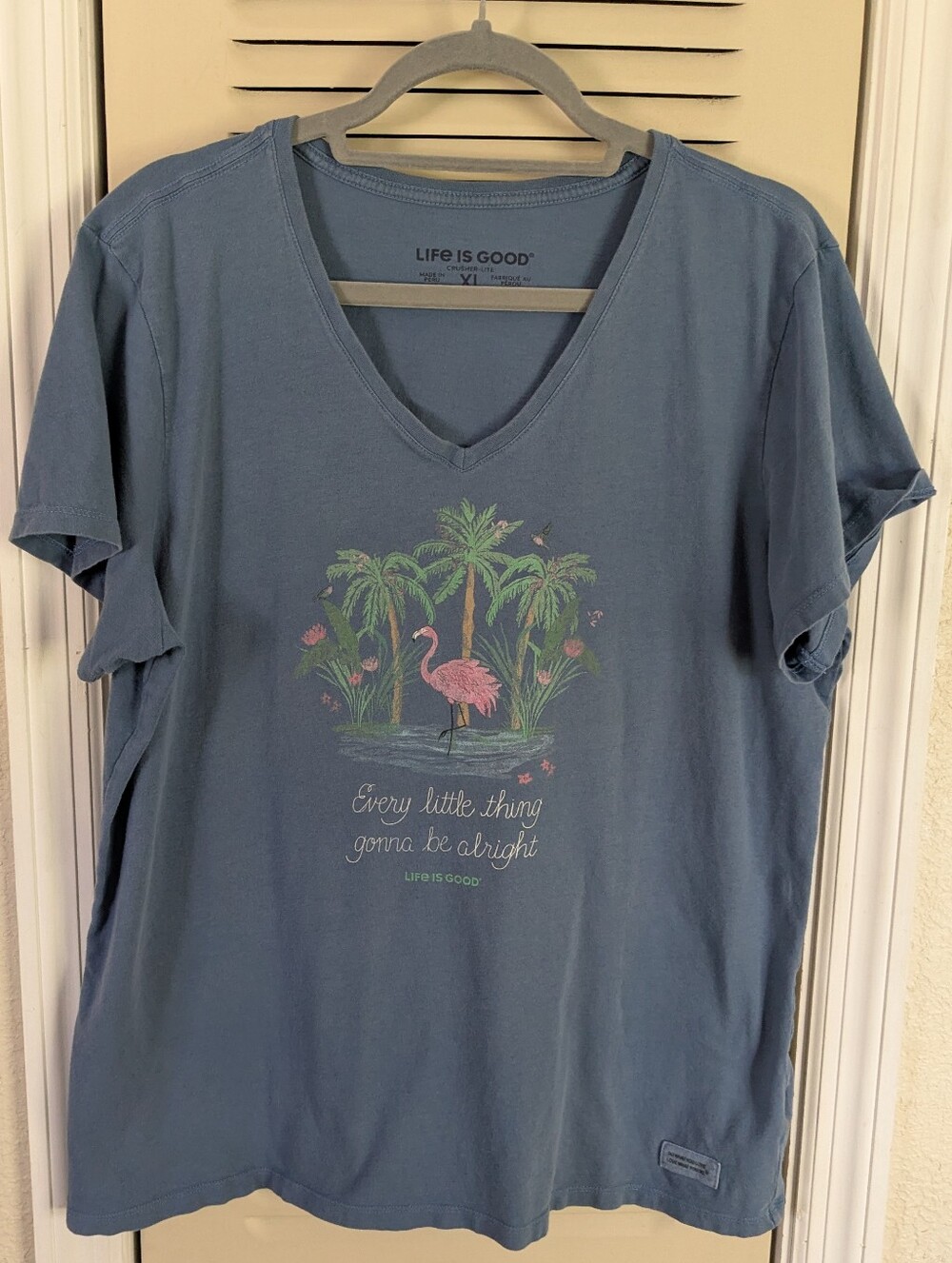 Women's XL Life Is Good Flamingo "Everything" Blue V-neck T-shirt Short Sleeve